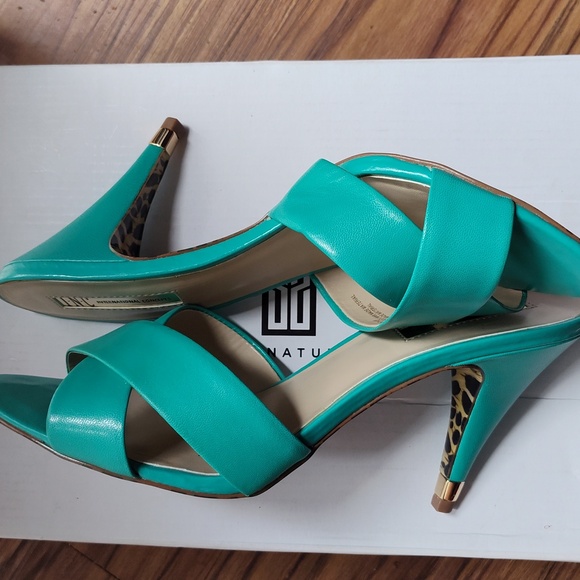 Heels - Picture 3 of 5